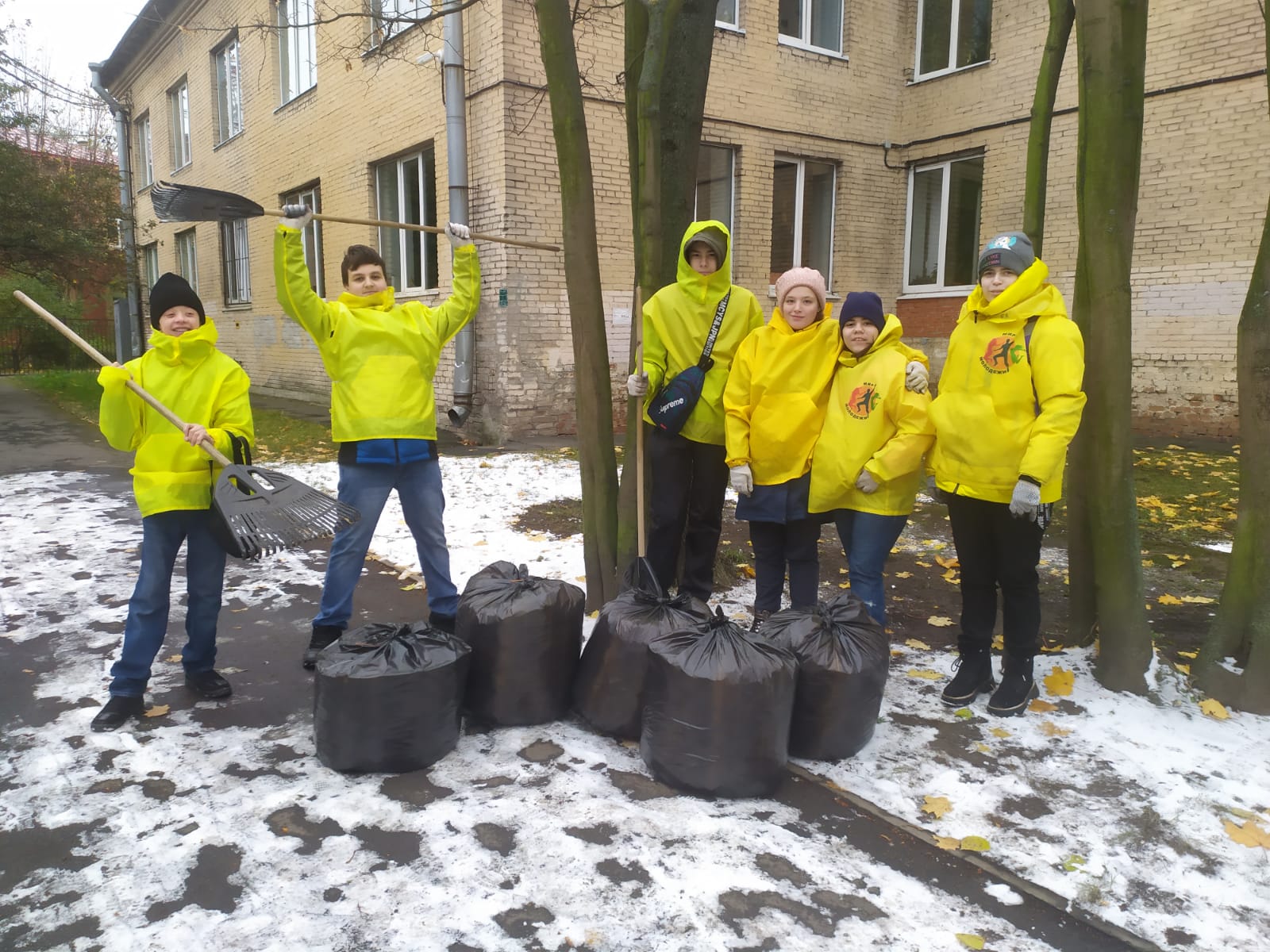 ТРУДОВЫЕ БРИГАДЫ